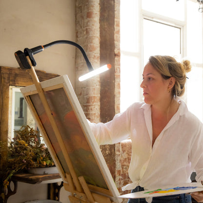 Easel Lamp Go in Use