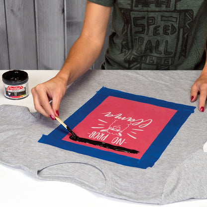 Screen Printing on T-Shirt with a Speed Screen